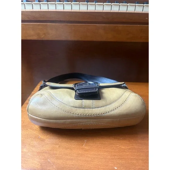 Coach Legacy Buckle Flap Shoulder Bag Tan Brown Leather Silver Hardware - Picture 4 of 9